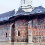 ＦＩＮＥ ＲＯＡＤ（９１）ルーマニアの教会堂を訪ねて（４） ブゴビナィナ地方　五つの修道院③　モルトヴィツァ修道院